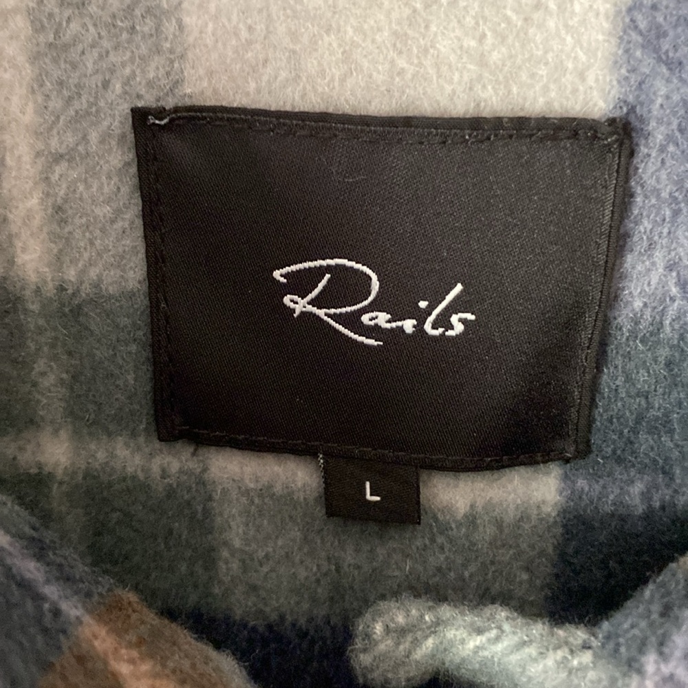 Rails Shacket Size L - image 3